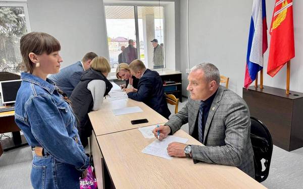 Адвокаты проконсультировали жителей приграничного Климовского района по вопросам компенсаций за обстрелы