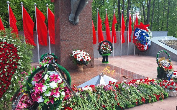 В Бежице зажгли Вечный огонь