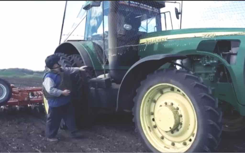 В Брянском приграничье сняли репортаж о работе аграриев