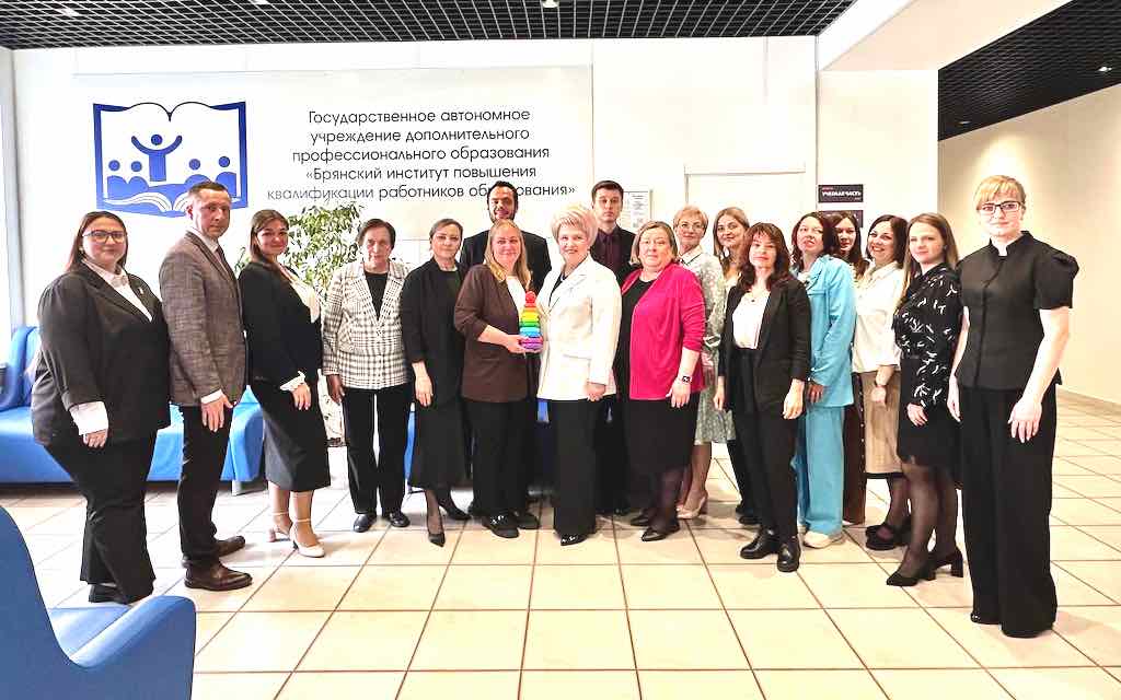 Брянские педагоги обсудили развитие конкурсного движения на встрече с руководством