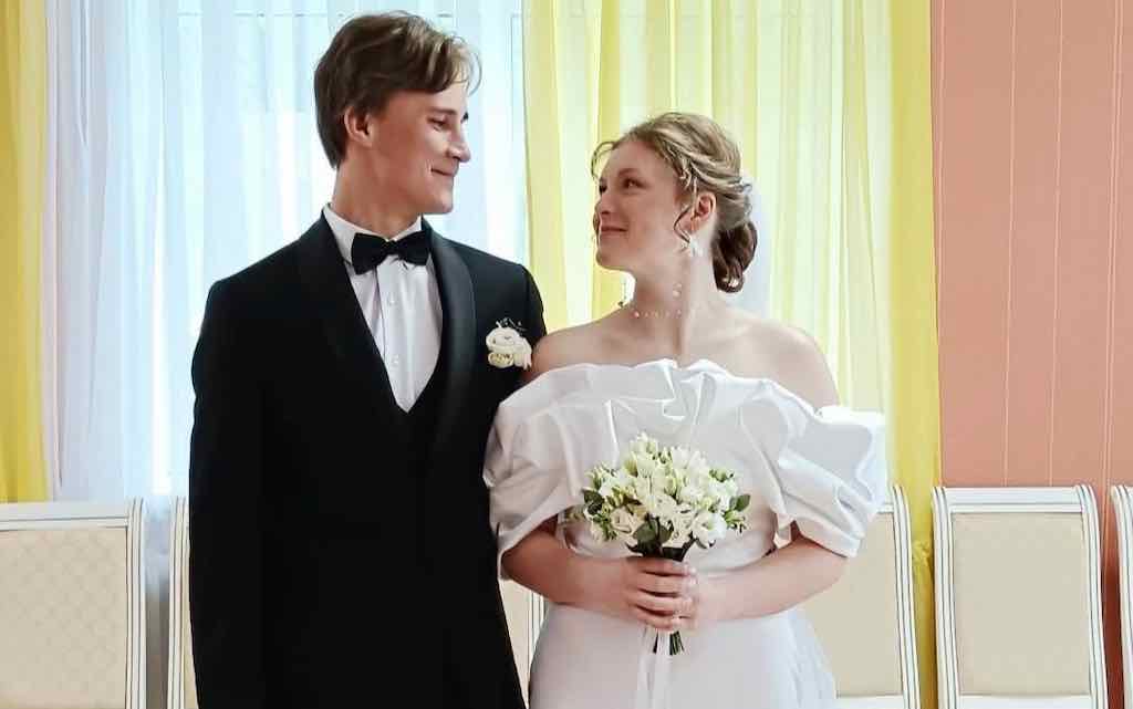 В Брянской области Иван и Капитолина Волковы сыграли свадьбу в Международный день семьи