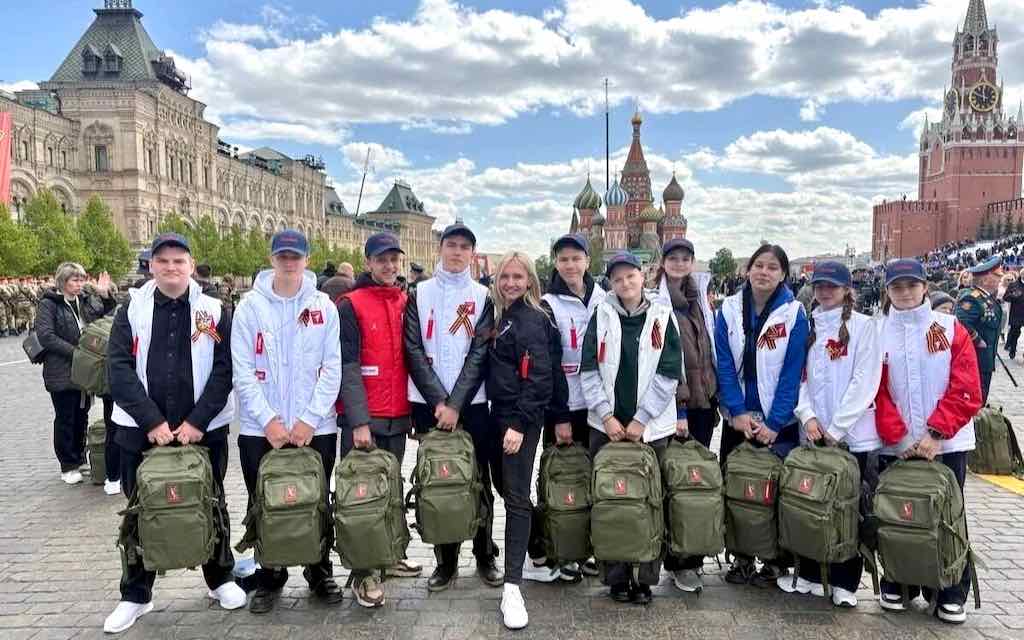 Студент Брянского аграрного техникума попал на парад Победы за героический поступок