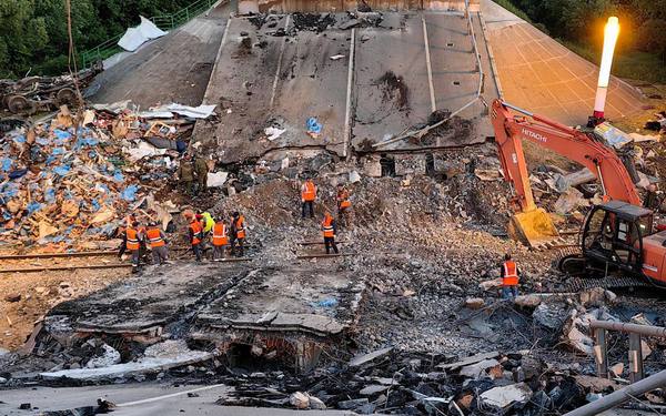 Железнодорожные пути в Выгоничском районе расчищены