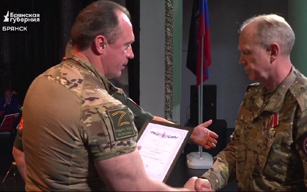 Командира стрелкового батальона «БАРС-Брянск» наградили орденом Мужества