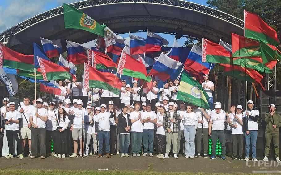 Делегация Брянской области участвует в международном молодёжном лагере «Дружба» в Беларуси