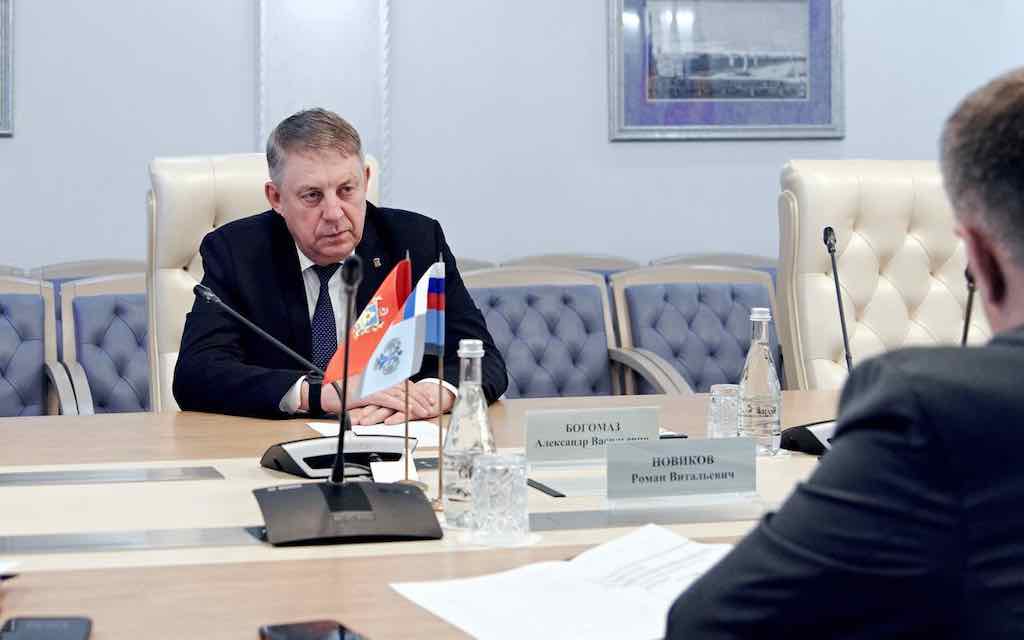 Губернатор Брянской области провёл деловую встречу с главой Федерального дорожного агентства