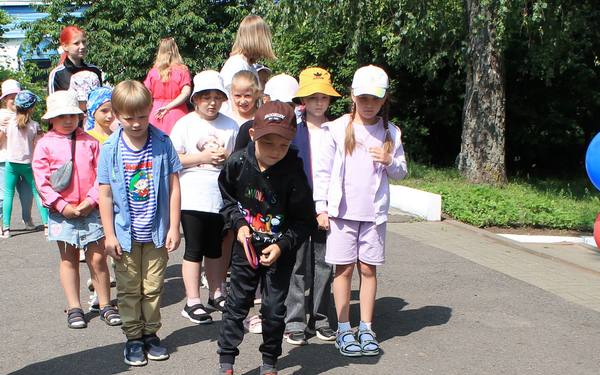 Работники детского отдела Карачевской районной библиотеки провели для юных читателей день здоровья «Не отнимай у себя завтра»