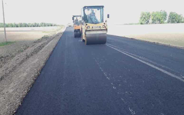 В Брянской области завершено устройство финального слоя дорожного покрытия на участке в направлении Комаричей