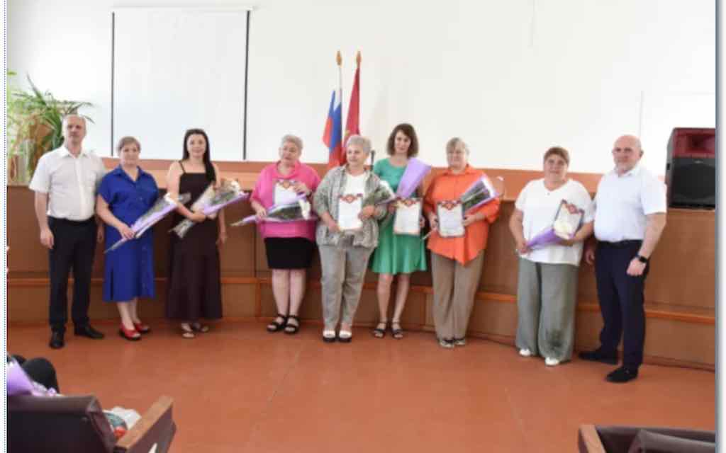 В Дятьково Брянской области отметили вклад работников социальной сферы и районных организаций