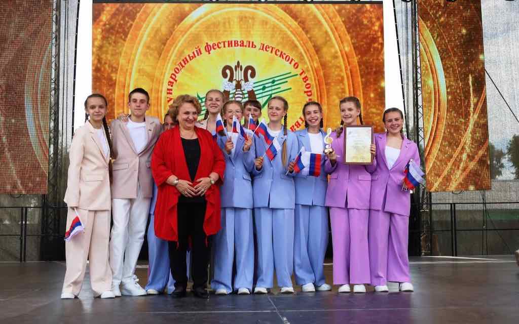 Юные певцы и художники из брянской Жуковки получили Гран-при на фестивале в Беларуси