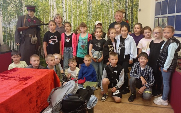 Школьники Унечи встретились с поисковиками