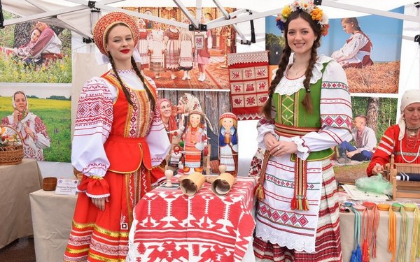 Брянцы и белорусы скрепили многовековую дружбу печатями на берестяных грамотах