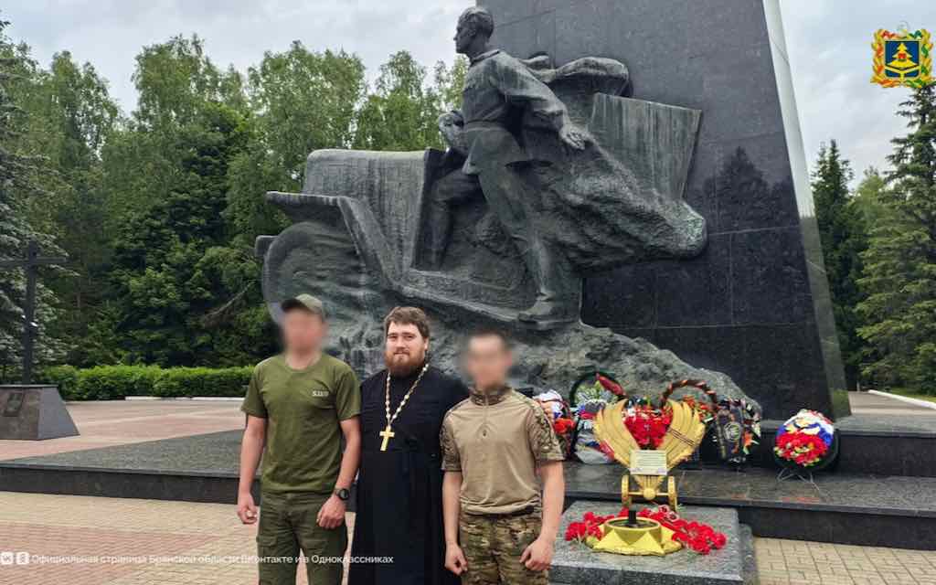 Брянский священник передал лесоматериалы военным