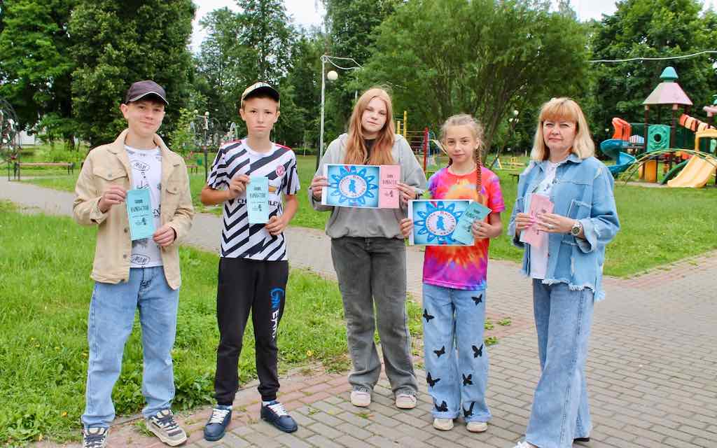 Карачевские библиотекари организовали акцию «Нарко-СТОП» на улицах города