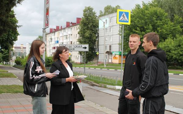 Сотрудники Карачевской муниципальной модельной библиотеки провели блиц-опрос для жителей города «Книги о войне, которые потрясли вас»