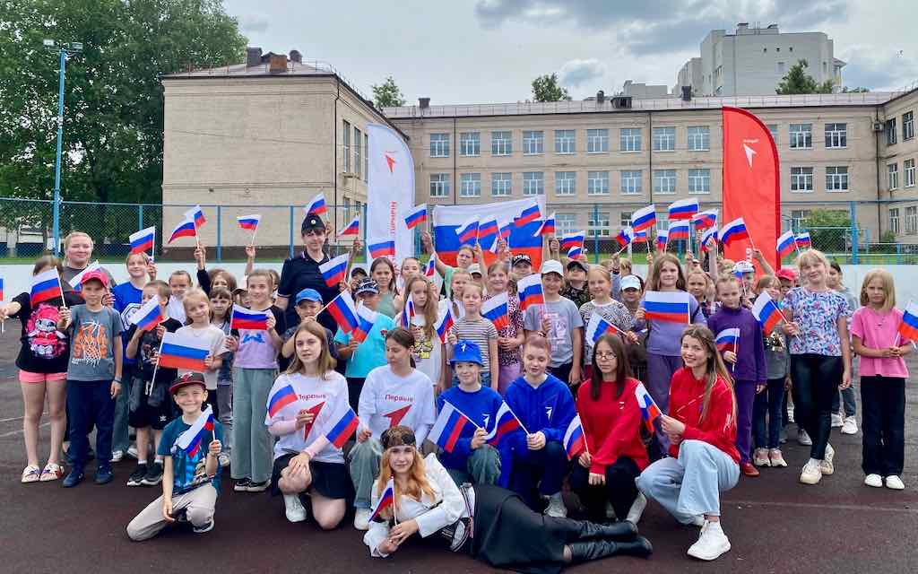 Транспортные полицейские организовали квест в Клинцах Брянской области «Россия – мой дом»