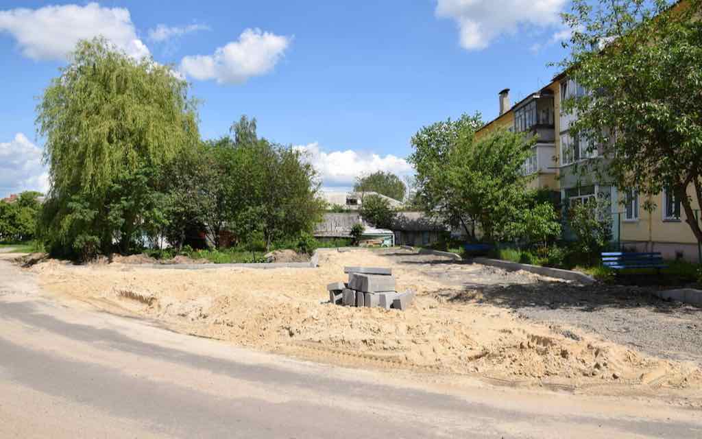 В Климово Брянской области благоустраивают дворовые территории