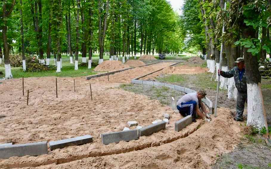 В Красной Горе Брянской области продолжится благоустройство центрального парка