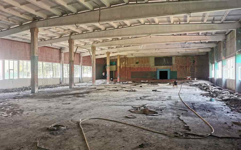 В Брянске ведутся масштабные работы по обновлению стадиона и спортивного комплекса для занятий легкой атлетикой