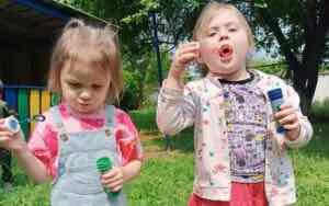 В Суземке для самых маленьких воспитанников организовали «Фестиваль мыльных пузырей»