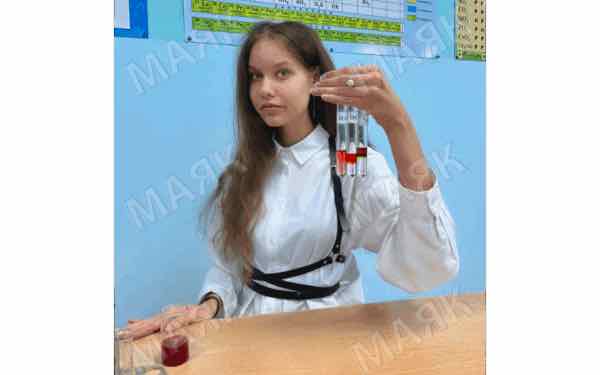 Выпускница школы из Новозыбкова продемонстрировала блестящие знания по химии