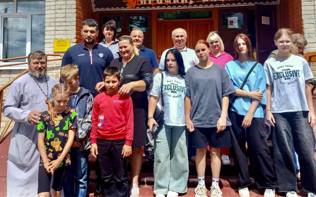 Артём Осипенко рассказал ребятам из Кокоревской школы Суземского района о своем пути в  большой спорт