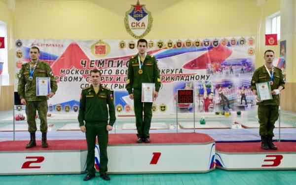 Мастер спорта Максим Дубинин из Брянской области выиграл турнир по гиревому спорту в Смоленске