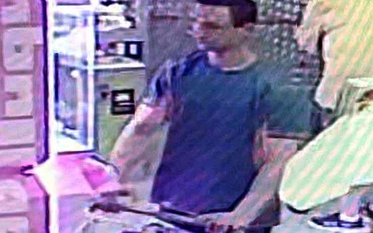 Брянские полицейские выявили подозреваемого в совершении краж в продуктовых магазинах