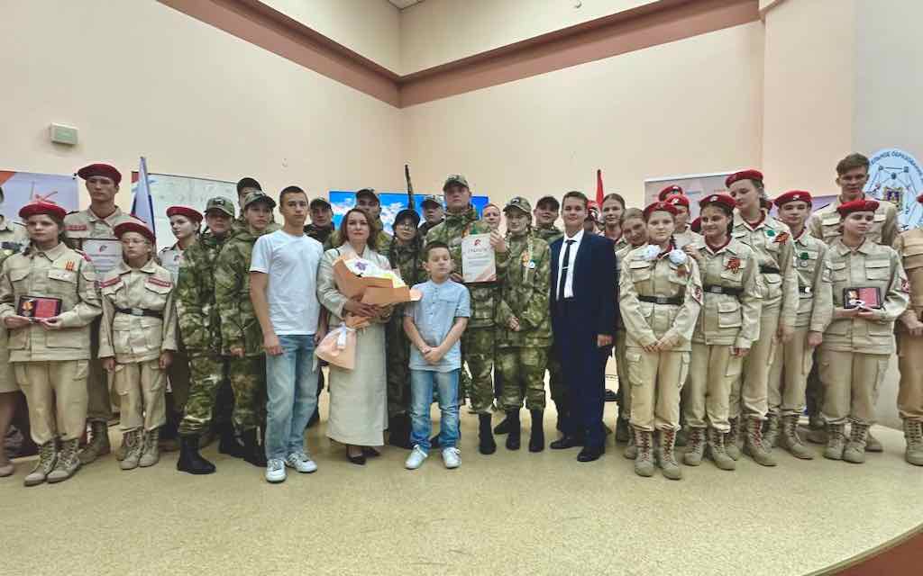 В губернаторском Дворце имени Гагарина подвели итоги года брянского отделения «ЮНАРМИИ»