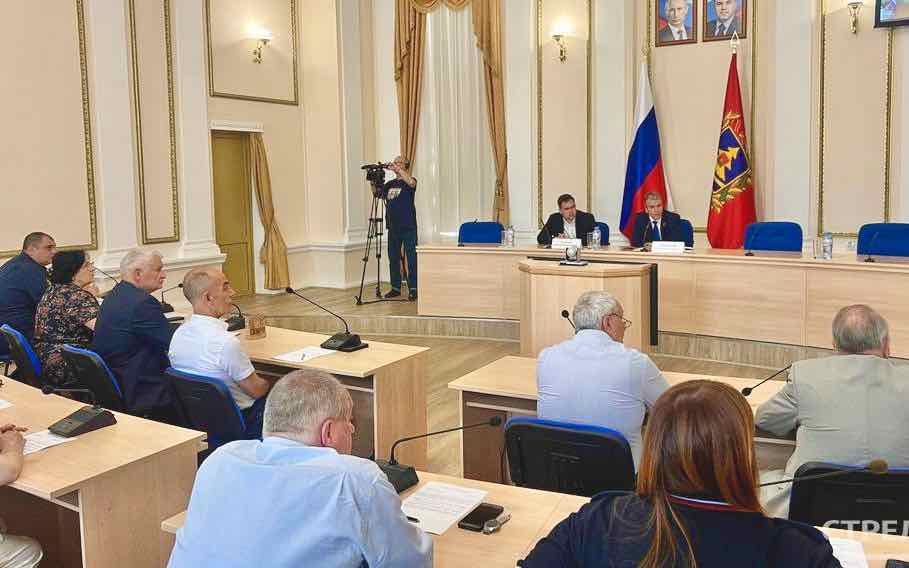 В правительстве Брянской области состоялось заседание Совета по межнациональным отношениям.