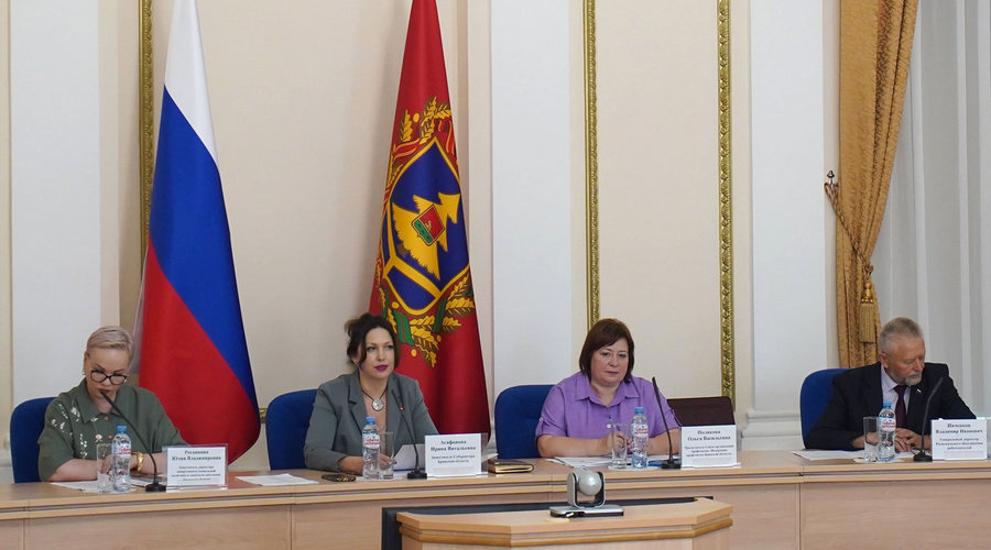 В правительстве Брянской области прошло очередное заседание