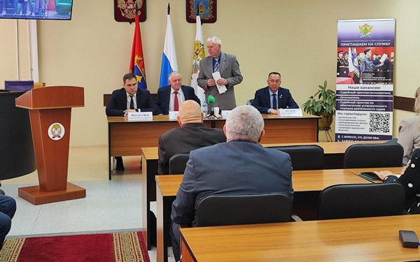 В Брянском филиале РАНХиГС прошёл круглый стол, посвящённый проекту «Не дай себя обмануть»