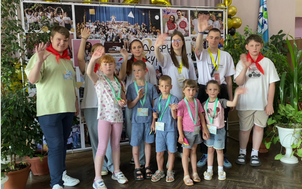 Клинцовские школьники и брянский фонд «Добрый журавлик» провели фестиваль «Вместе»