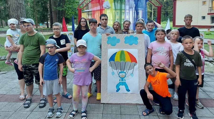 В реабилитационном центре «Озёрный» Брянска отметили День парашютиста