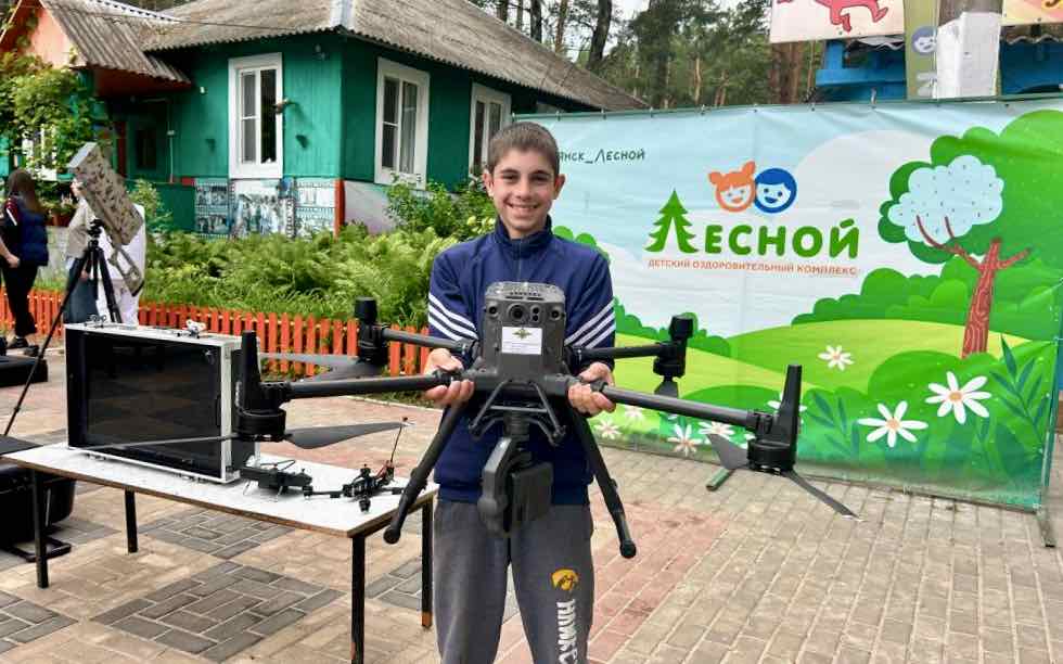 Полицейские дроны заинтересовали брянских подростков