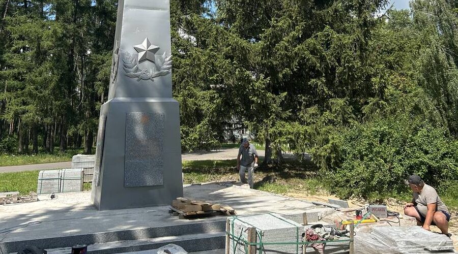 В посёлке Локоть Брасовского района будет благоустроен памятник комсомольцам и подпольщикам