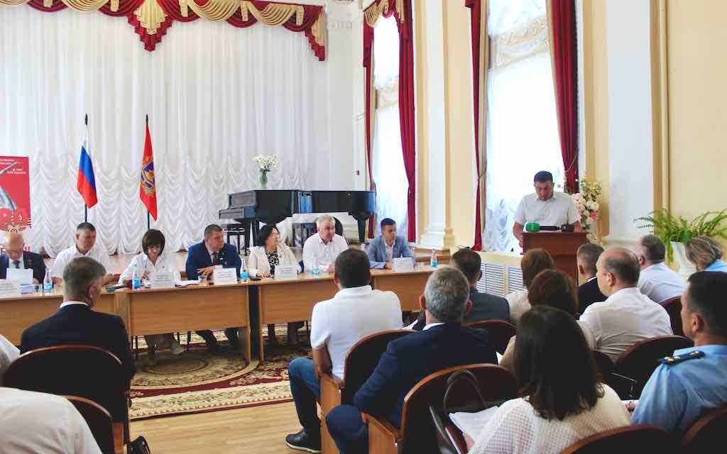 В Почепе Брянской области завершается реконструкция пустовавшего здания под диагностический центр