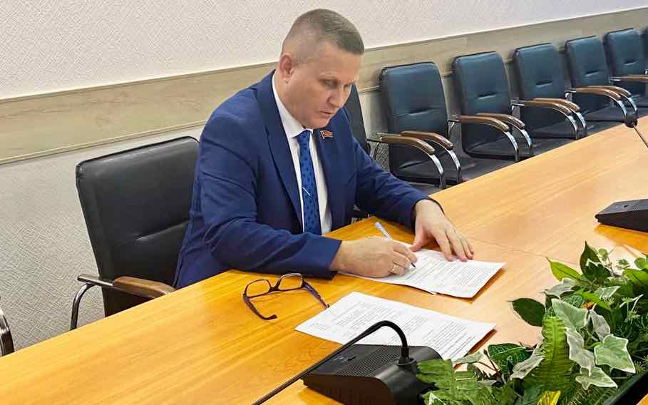 Геннадий Селебин подал документы для участия в выборах губернатора Брянской области