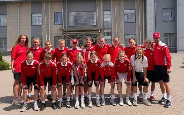 Юные футболистки брянского «Спартака» – серебряные призеры первенства России