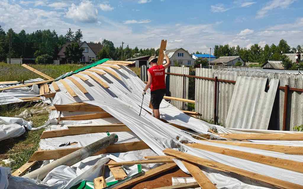 Брянская Волонтёрская Рота помогла климовчанам после урагана