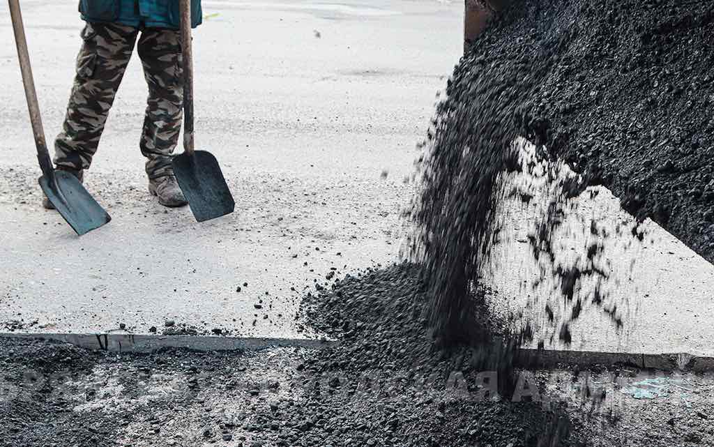 В Брянске активно ведутся работы по улучшению состояния дорог и городских территорий