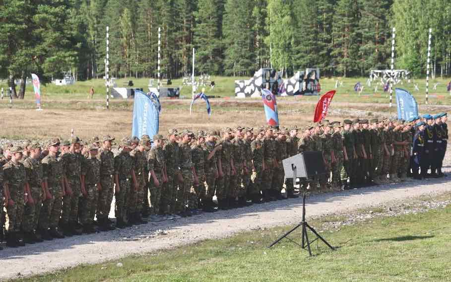 Брянская команда «Пересвет» участвует в игре «Зарница 2.0» в Костроме