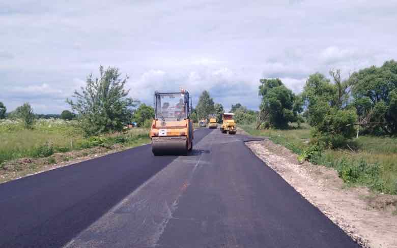 В Злынковском районе Брянской области ремонтируют дорогу на Кожановку