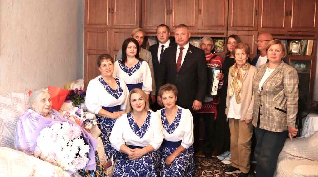 Ветеран из Брянского района отметила 102-летие