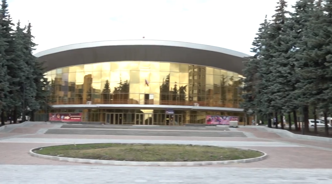 В Брянске завершается реставрация площади Октябрьской революции