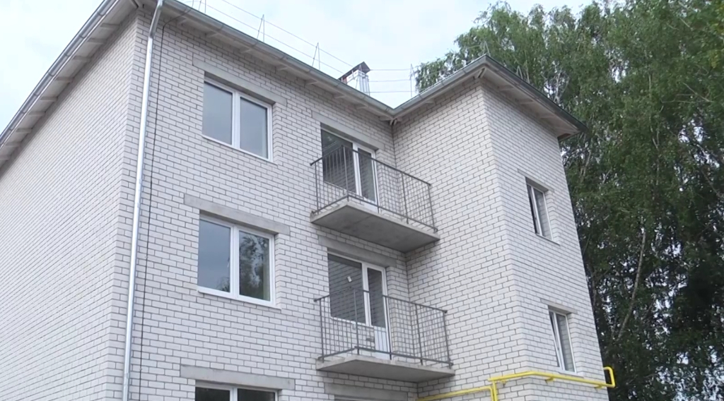 В Стародубе завершается строительство пяти трехэтажек для детей-сирот