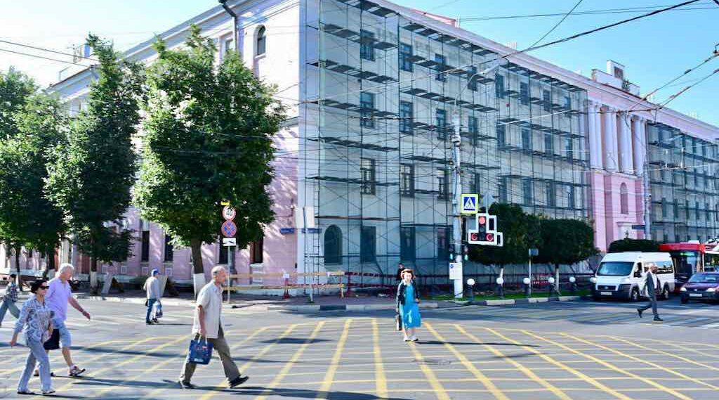 Брянские строители сохраняют исторический облик медицинского университета