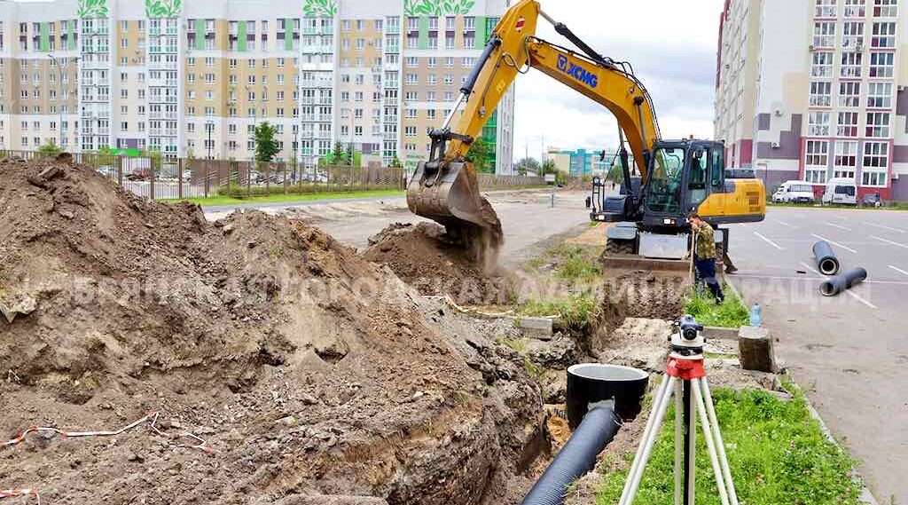 На улице Строкина в Брянске прокладывают ливневую канализацию