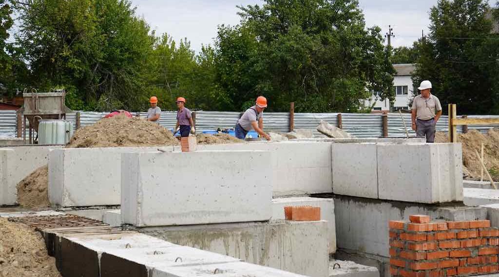 В брянской  Навле строят дома для детей-сирот