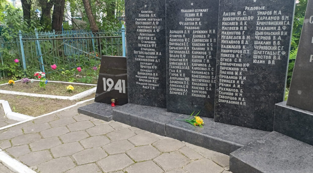 По инициативному бюджетированию в Брянске благоустроят братскую могилу советских воинов